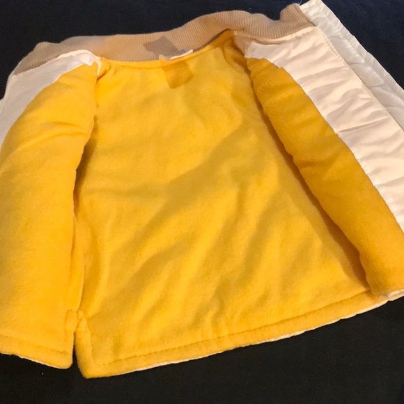 Sleeveless Puffer Vest - Picture 2 of 5